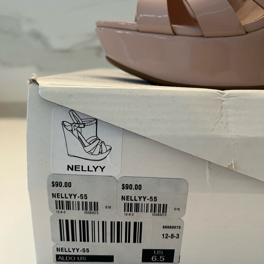 Gorgeous nude Aldo wedges - Picture 5 of 5